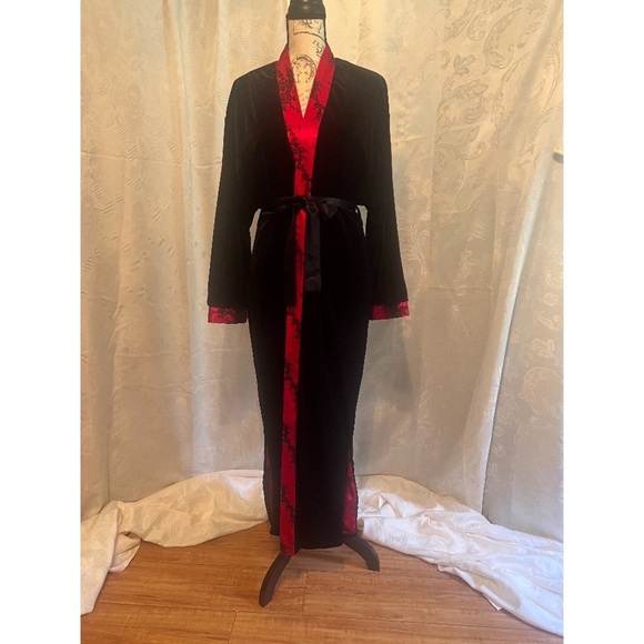 SzL/XL, Fredericks of Hollywood, vintage, black and red, Asian inspired robe. - Picture 7 of 10